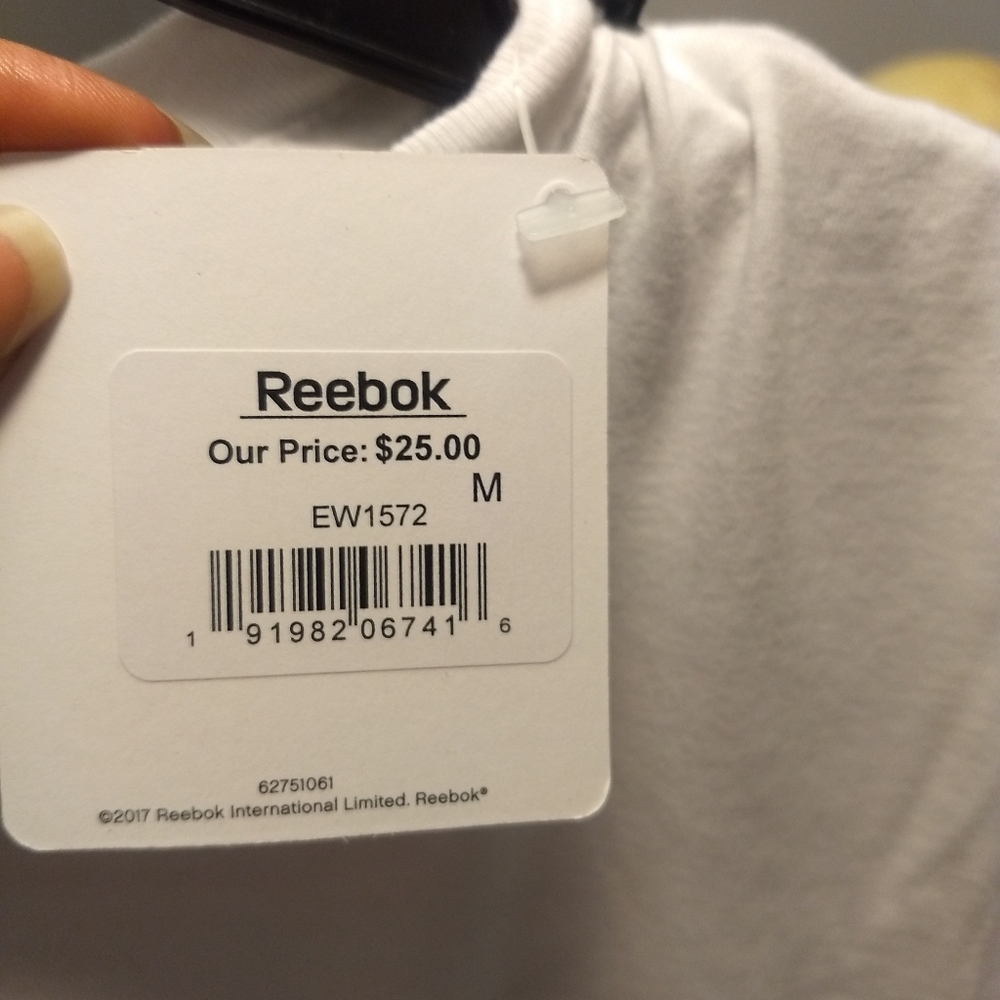 NWT.. Reebok Tee - Picture 3 of 4